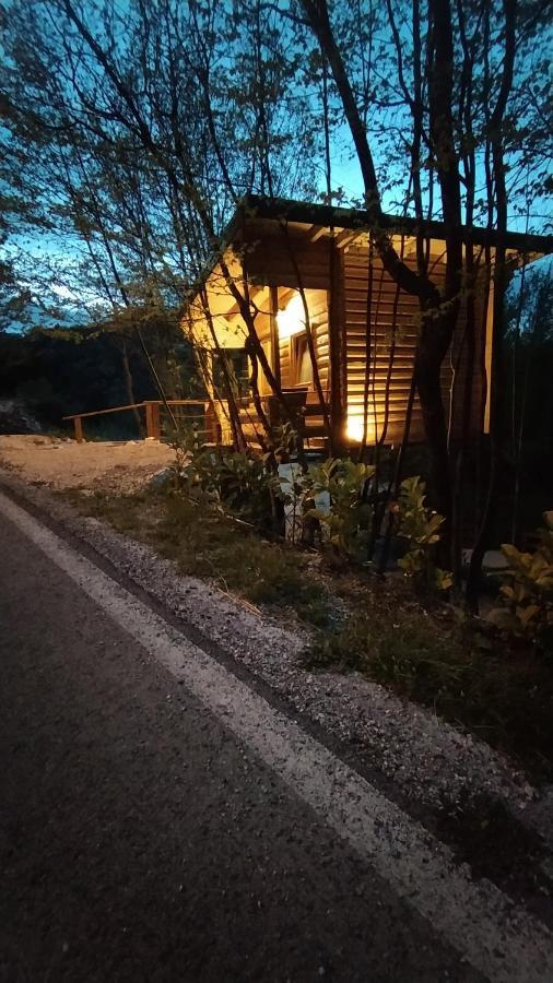 Still Cabin ツェティニェ エクステリア 写真