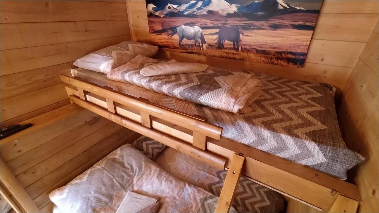 Still Cabin ツェティニェ エクステリア 写真