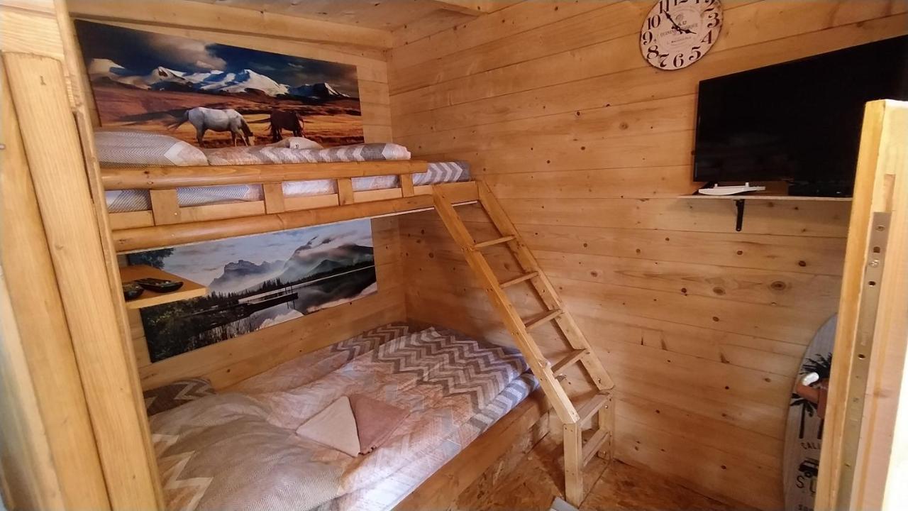 Still Cabin ツェティニェ エクステリア 写真